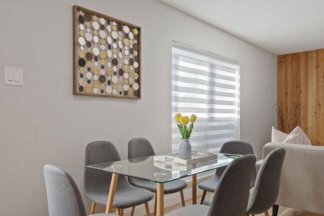 Foto del edificio - 5112 Arbor Glen Rd