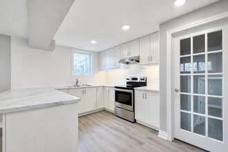 Building Photo - 5 Regent Dr