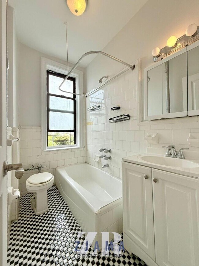 Foto del edificio - 2 bedroom in BROOKLYN NY 11226