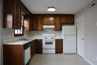 Building Photo - 506 S Vermont St