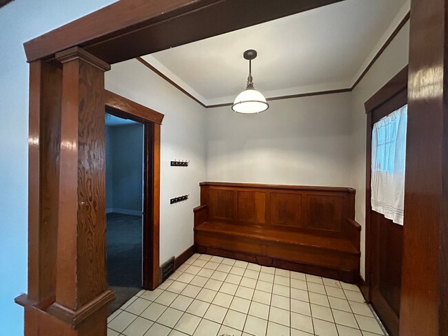 Building Photo - 1424 W Montgomery Ave