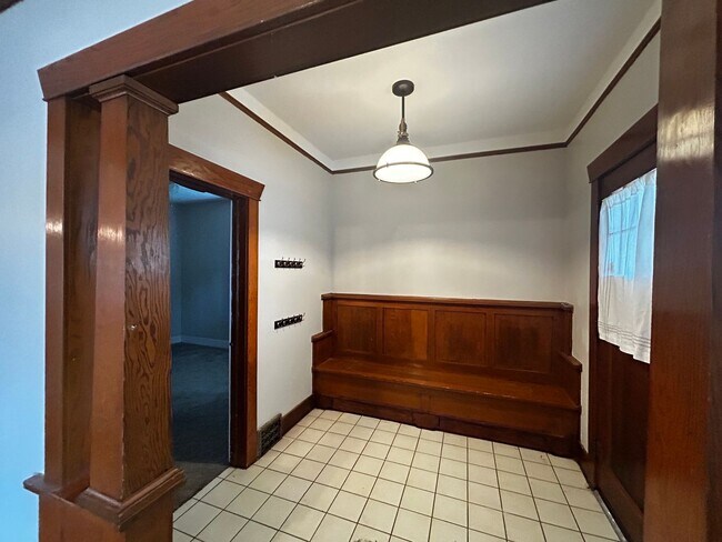 Foto del edificio - 1424 W Montgomery Ave