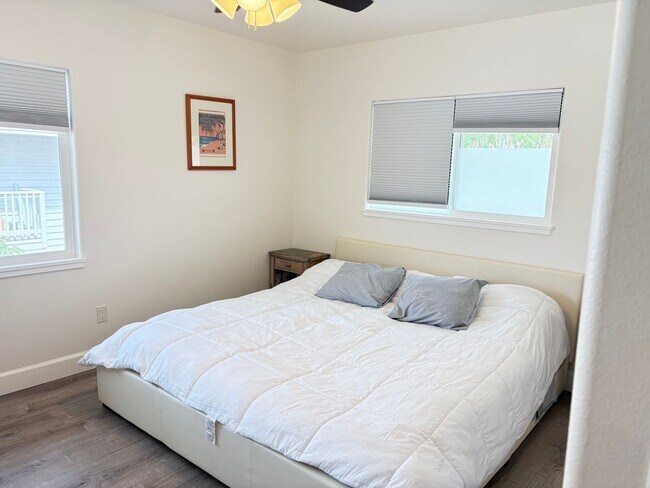 Foto del edificio - Large 5 Bedroom Home