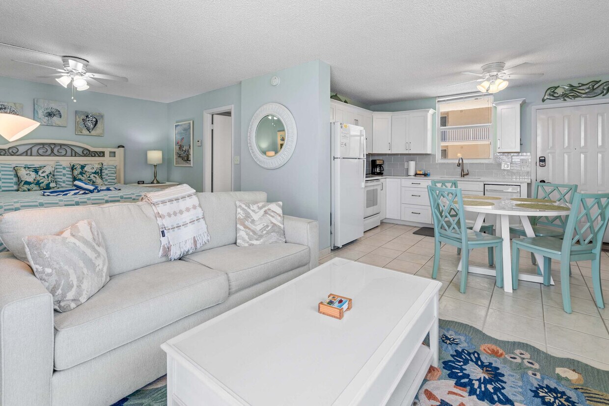 Foto principal - 5700 Bonita Beach Rd SW
