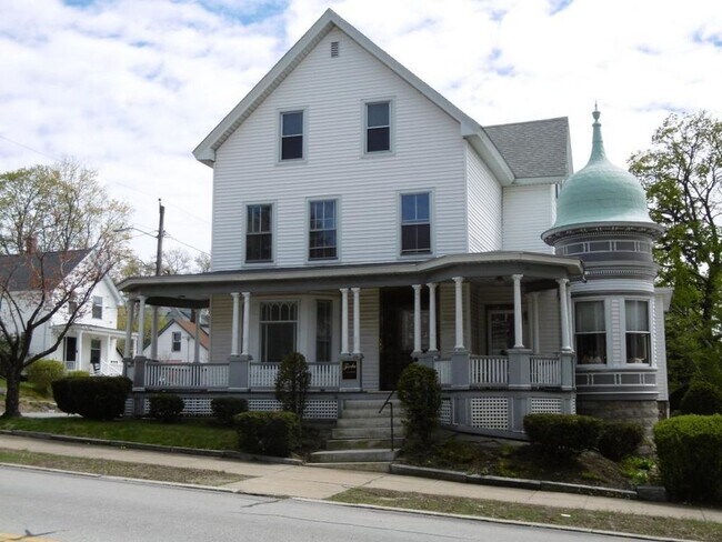 Front of Building - 497 Hanover St