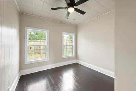 Building Photo - 1505 Woodlawn Ave