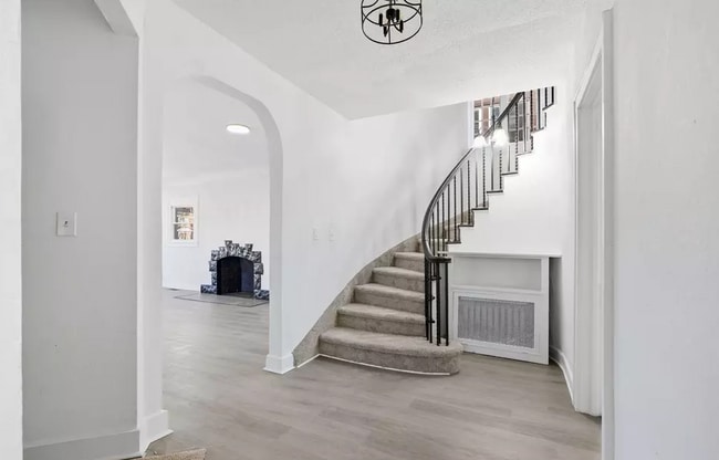 Building Photo - 8951 La Salle Blvd