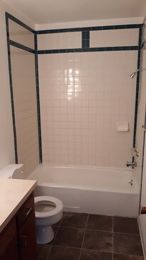 Bathroom - 724 E Lewis St