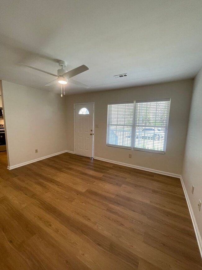 Building Photo - Modern Charm in Rock Hill: Fully Renovated 2-Bedroom Home with Brand New Appliances