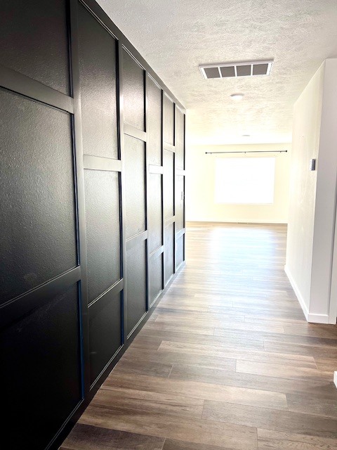 Entry w/ Accent Wall - 800 Hoffman Hills Blvd