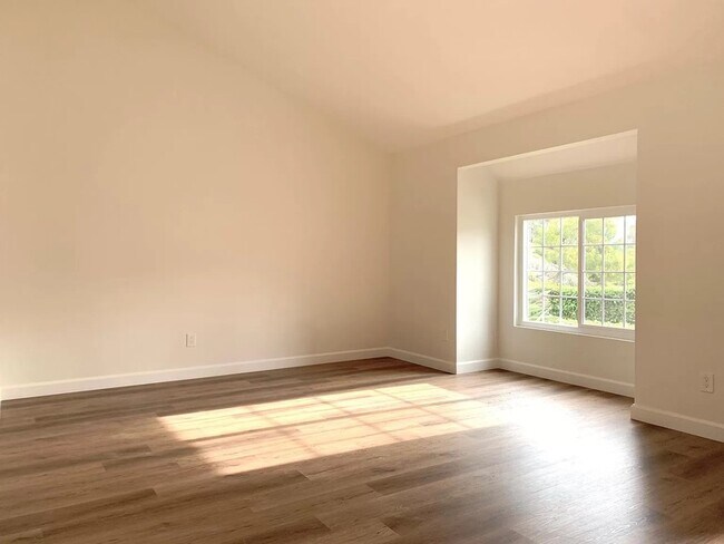 Building Photo - 2637 Banbury Ct