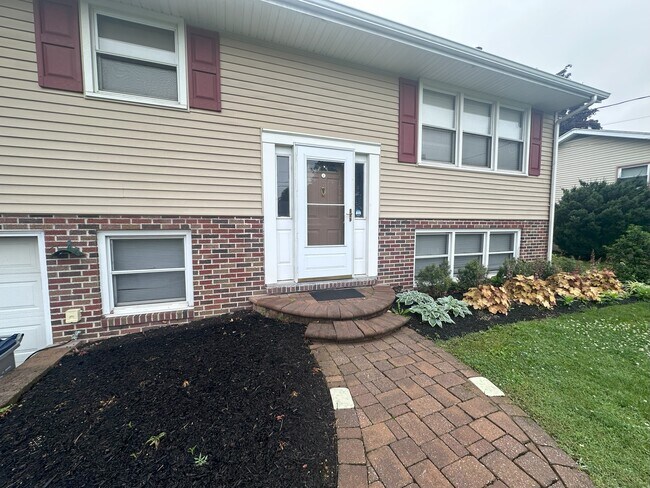 Foto del edificio - 14 E Glen Tilt Ave