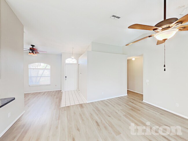Building Photo - 6209 61st Ct E