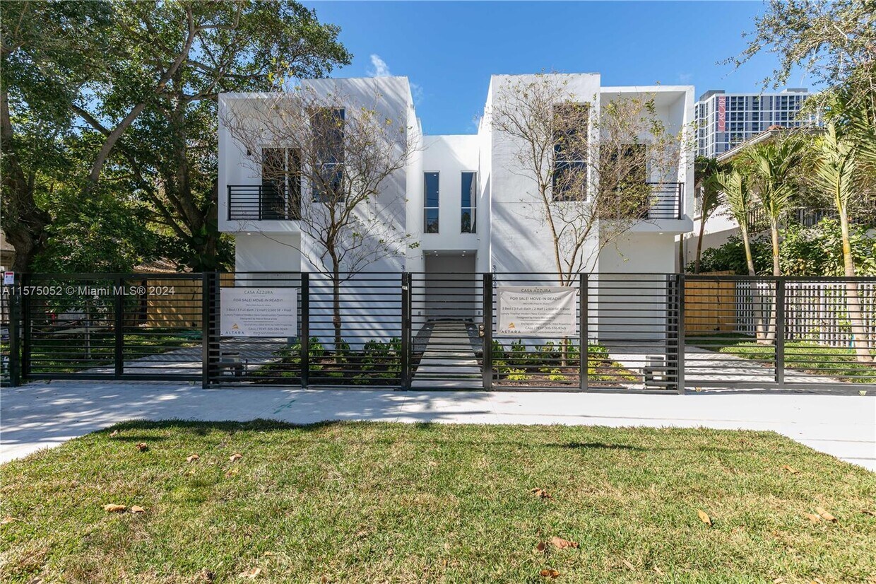 Foto principal - 3164 Plaza St