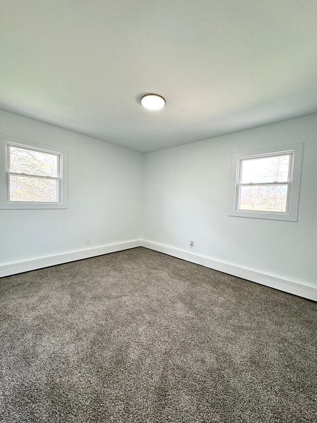 Building Photo - 8150 Tod Ave