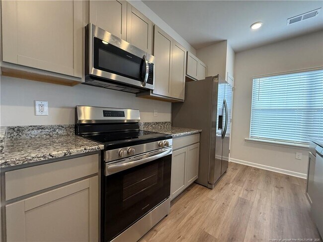 Building Photo - 274 Deodora Ln