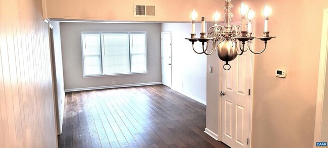 Building Photo - 2527 Hydraulic Rd