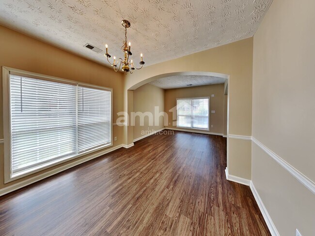 Building Photo - 240 Winthrop Ln