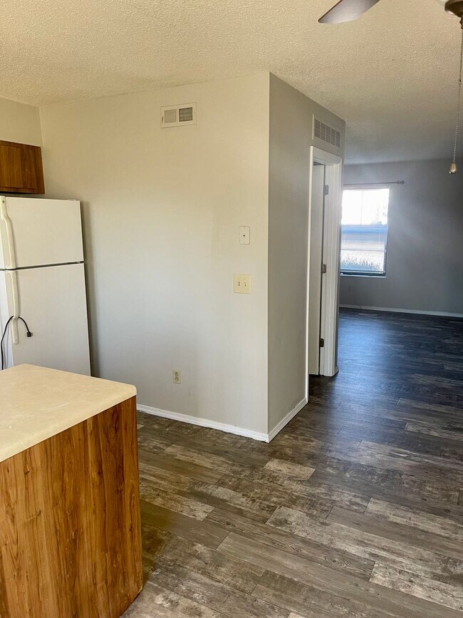 Foto del edificio - 2BR/2BA Two Story Townhouse in Troy City Limits