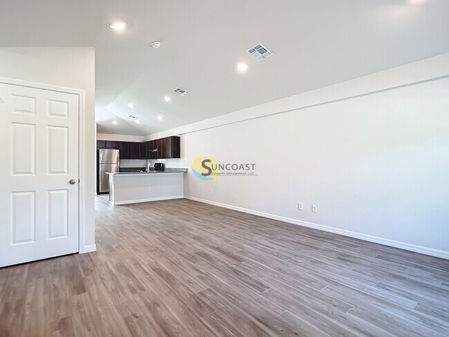 Foto del edificio - 11059 Pendleton Ave