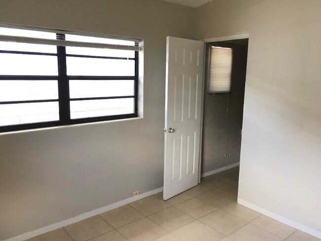 Foto del edificio - 1450 Magnolia Ave