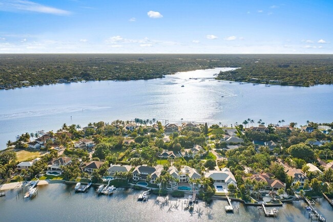 Building Photo - 18799 Rio Vista Dr