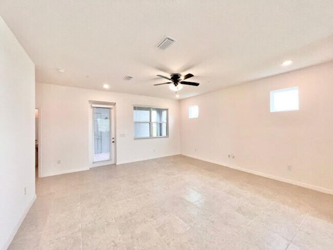 Foto del edificio - 1638 Acclaim Rd