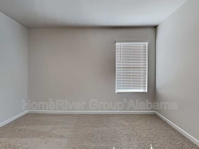 Building Photo - 12392 Waterbury Dr