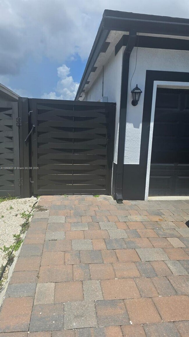 Foto del edificio - 27474 SW 133rd Path
