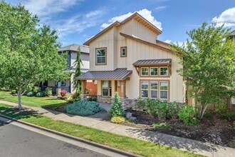 Building Photo - 16928 SW 136th Ave