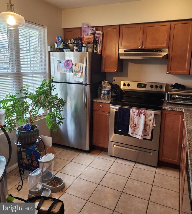 Building Photo - 306 Delancey Pl