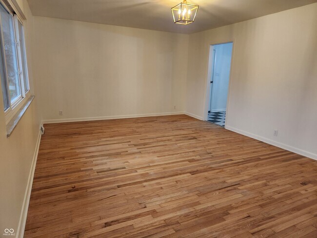 Foto del edificio - 9502 E 600 S