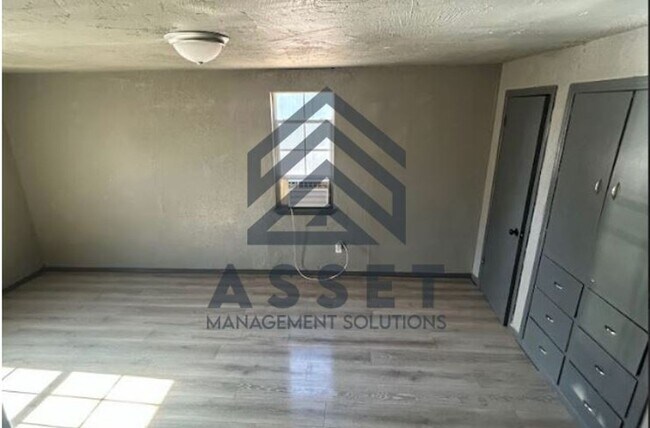 Foto del edificio - 2 Bedroom Home Available!