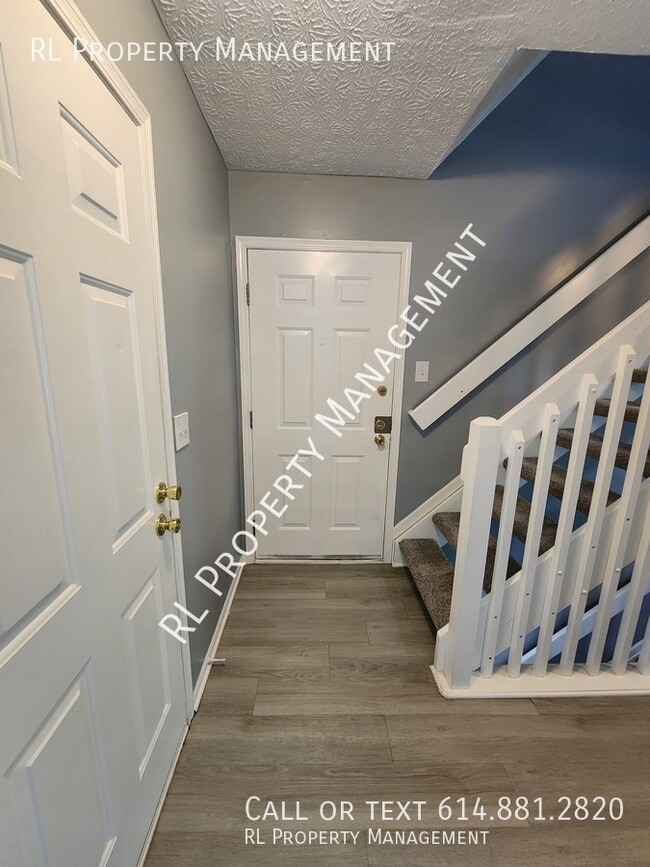 Building Photo - Spacious 2 bedroom 2.5 bathroom condo in t...