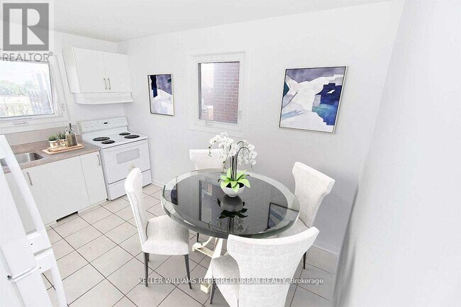 Photo du bâtiment - 1353 Davenport Rd