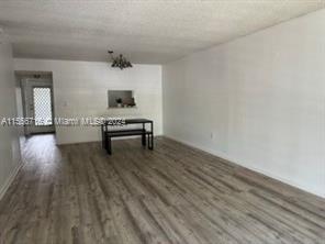 Primary Photo - 1830 N Lauderdale Ave