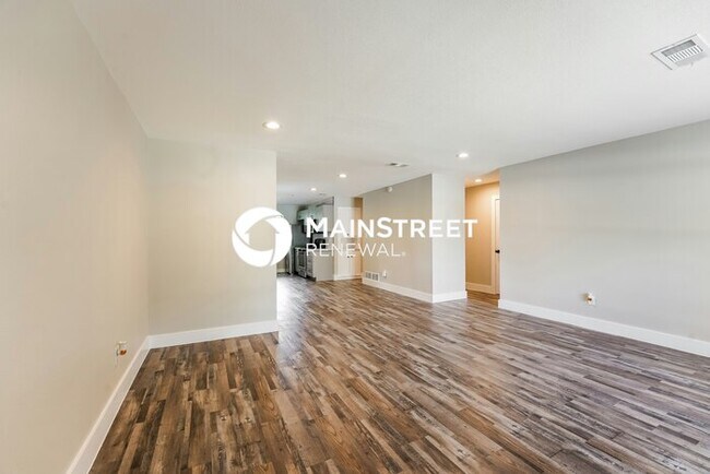 Building Photo - 4 Bedroom Pet-Friendly Home in Mesquite, TX with Main Street Renewal