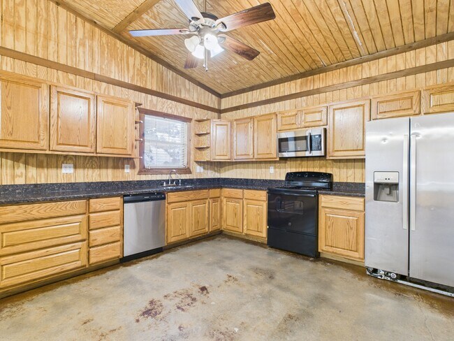 Foto del edificio - 5822 Leonard Rd