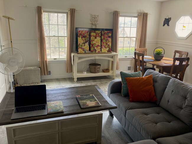 Foto del edificio - 307 Evergreen Ln