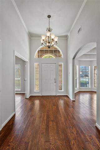 Building Photo - 4622 Hackberry St