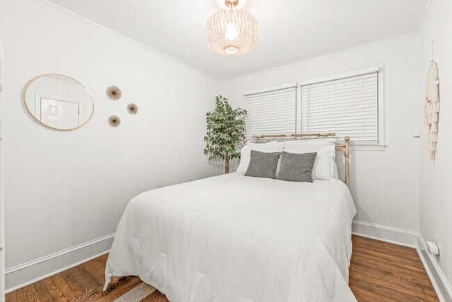 Foto del edificio - 5015 Baylor Dr