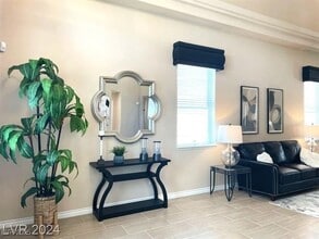 Building Photo - 9724 La Cienega St