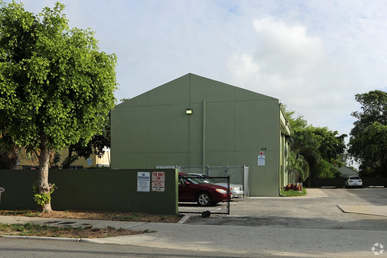 Foto del edificio - 619 6th St