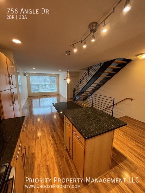 Building Photo - 756 Angle Dr