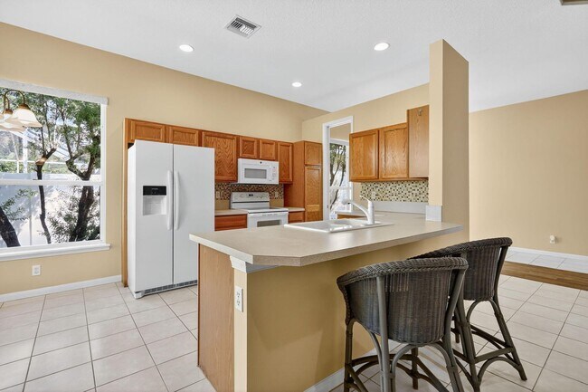 Building Photo - 8650 High Cay