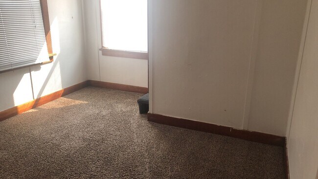 Foto del edificio - 675-677 NE Opal Street