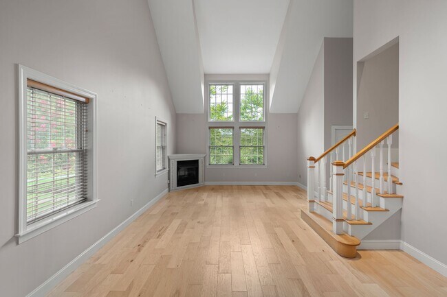 Foto del edificio - Spacious, Beautiful East Asheville Home