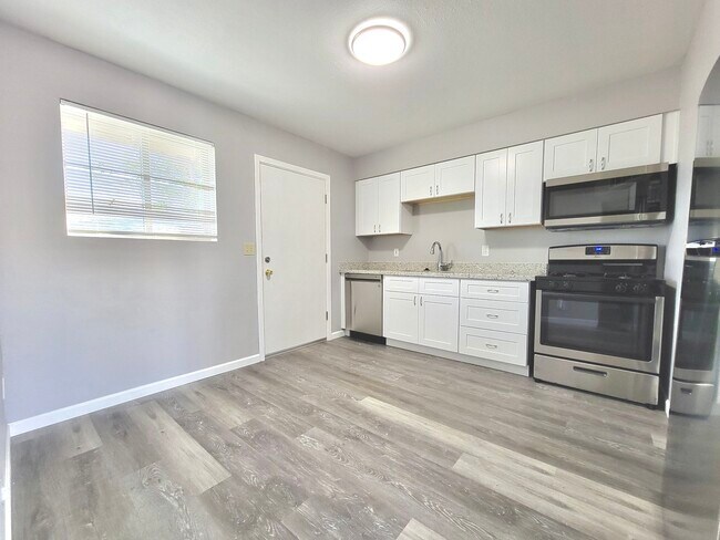 Foto del edificio - 1833 East Harvard Street, Unit 1