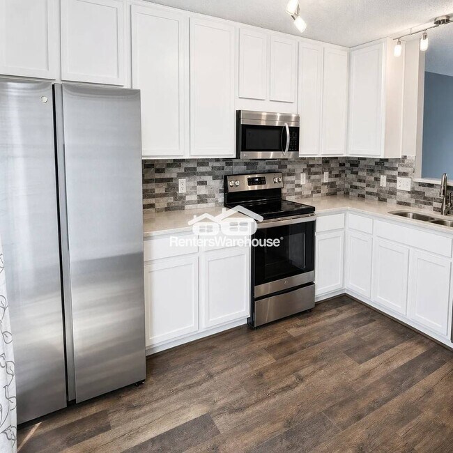 Foto del edificio - 7290 147 Ln NW