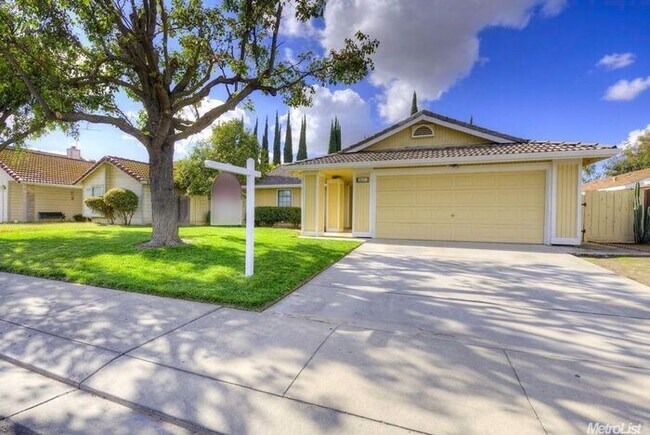 Building Photo - Furnished Ceres 3 Bedroom 2 Bath 2 Car Gar...